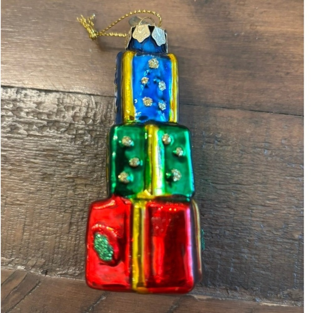 Thomas Pacconi Glass Ornament Multicolor Stacked Christmas Presents 4"
